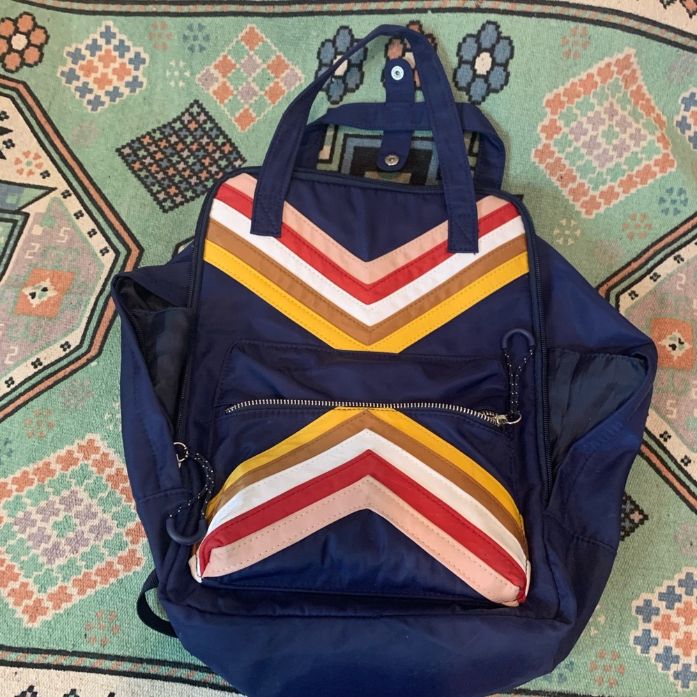 Retro-like back pack